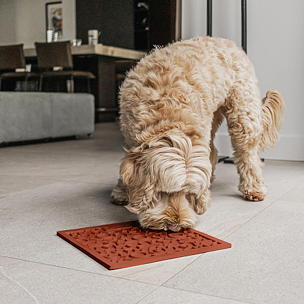 District 70 Likmat Quest Brick Red<br> 28 x 28 cm